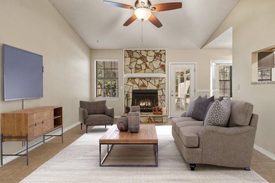 HUGE PRICE REDUCTION! Welcome home to this beautifully renovated - photo 14