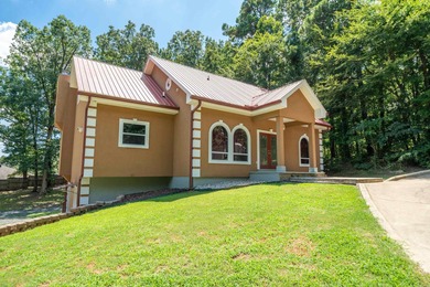 Lake Hamilton Home For Sale in Hot Springs Arkansas