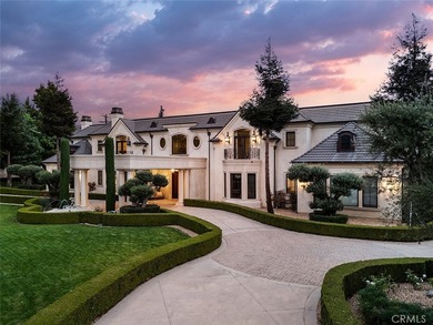 A Private Resort Estate in Arcadia's Prestigious Upper Rancho: A - photo 3