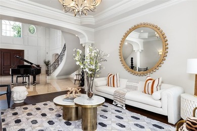 A Private Resort Estate in Arcadia's Prestigious Upper Rancho: A - photo 9