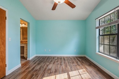 HUGE PRICE REDUCTION! Welcome home to this beautifully renovated - photo 30