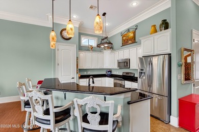 Beautiful golf course home located in the sought-after Fairway - photo 12