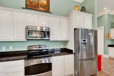 Beautiful golf course home located in the sought-after Fairway - photo 15