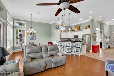 Beautiful golf course home located in the sought-after Fairway - photo 18