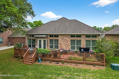 Beautiful golf course home located in the sought-after Fairway - photo 40