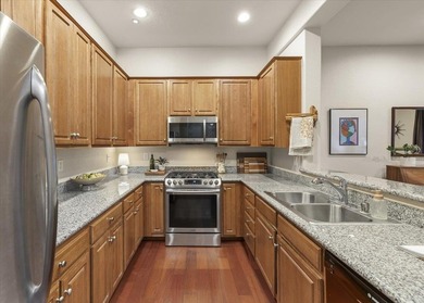 Tucked away in a centrally located, intimate neighborhood, 6 - photo 4