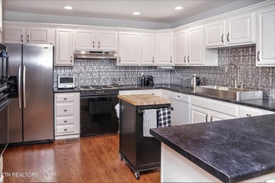 Enjoy stunning panoramic lake and mountain views from your own - photo 6