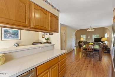 Beautiful 3-Bedroom Home in the Heart of Lincoln City Move right - photo 12