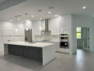 Experience refined waterfront living in this newly built 3-bed - photo 14
