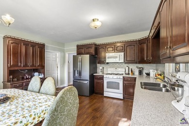 Step into timeless elegance with this stunning Victorian-style - photo 18