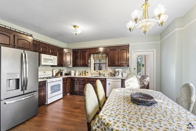 Step into timeless elegance with this stunning Victorian-style - photo 22