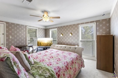 Step into timeless elegance with this stunning Victorian-style - photo 32