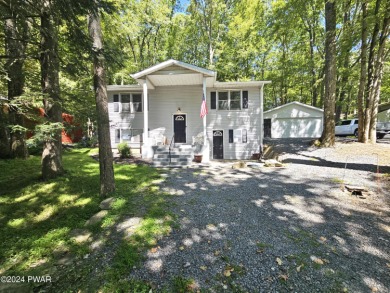 Lake Wallenpaupack Home For Sale in Greentown Pennsylvania