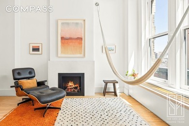 Want drama, light, and space? Do not miss this renovated - photo 9
