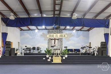Location, Location, Location! This expansive 25,200 sq - photo 54