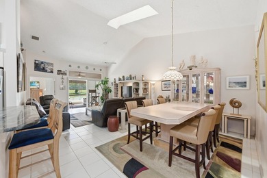 Don't Wait ! Welcome to this charming 3-bedroom, 2-bathroom - photo 8