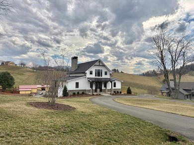 Situated in a prestigious neighborhood, this bespoke - photo 5