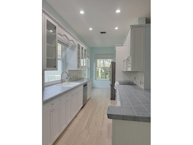 Welcome to this well-appointed, Divosta built, 3-bedroom - photo 10