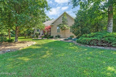 Experience luxury golf course living in this entertainer's dream - photo 2
