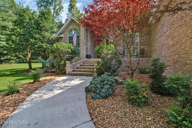 Experience luxury golf course living in this entertainer's dream - photo 3
