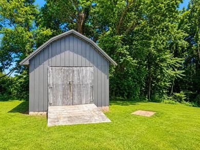 Country Living with Modern Style on nearly an acre! Welcome home - photo 15