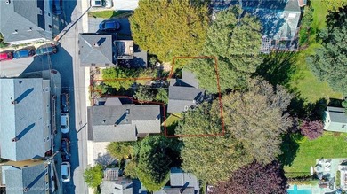 Experience the perfect blend of historic Newport charm and - photo 31