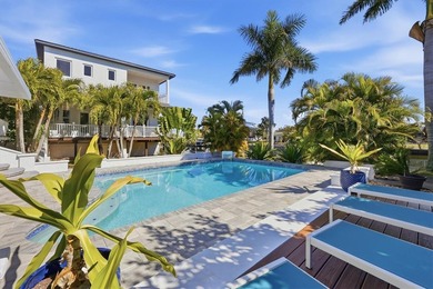 Looking for your private oasis? Look no further!PRIVATE POOL - photo 3