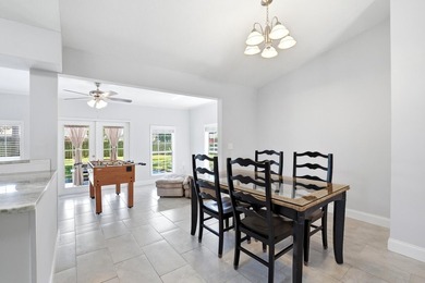 Looking for a cute, renovated 2 bed/2 bath, with no HOA, a large - photo 7
