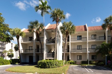 Lake Mangonia Condo Sale Pending in West Palm Beach Florida