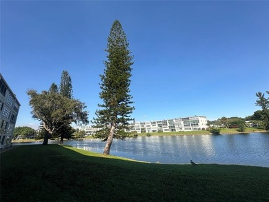 (private lake, pond, coastal) Condo For Sale in Deerfield Beach Florida