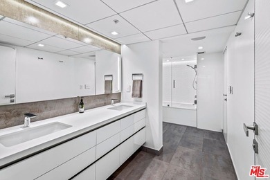 This extensively renovated corner unit is the best 1 bedroom - photo 14