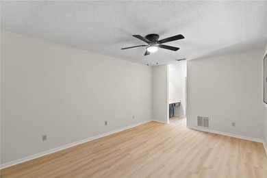 PRICE IMPROVED | THE MANSIONS TOWNHOMES | PRIVATE COURTYARD | 2 - photo 19