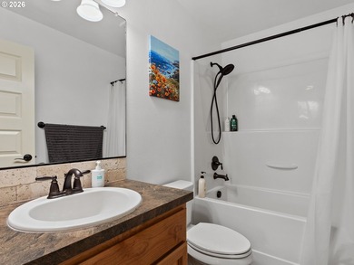 Well-maintained home sits on a premium greenbelt lot that is - photo 21