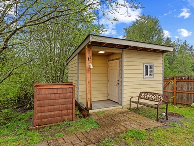 Well-maintained home sits on a premium greenbelt lot that is - photo 25