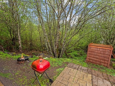 Well-maintained home sits on a premium greenbelt lot that is - photo 26
