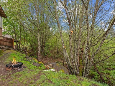 Well-maintained home sits on a premium greenbelt lot that is - photo 27