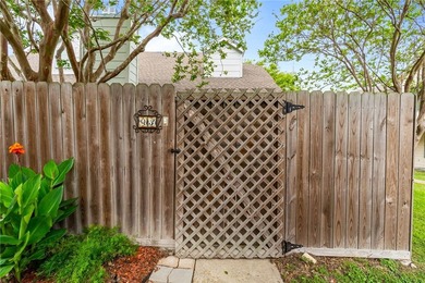 PRICE IMPROVED | THE MANSIONS TOWNHOMES | PRIVATE COURTYARD | 2 - photo 33
