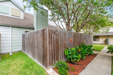 PRICE IMPROVED | THE MANSIONS TOWNHOMES | PRIVATE COURTYARD | 2 - photo 35