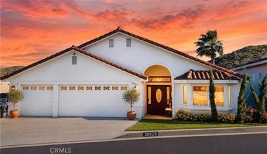 Beautifully upgraded home with view of the golf course, 18th - photo 1