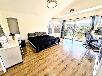 Beautifully upgraded home with view of the golf course, 18th - photo 9