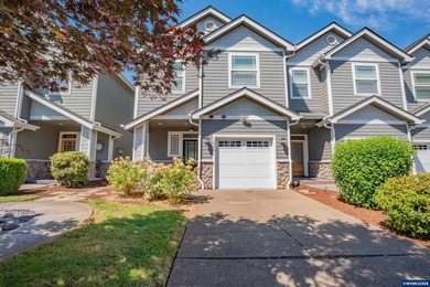 Rare opportunity to own a stunning furnished lakefront townhome - photo 1