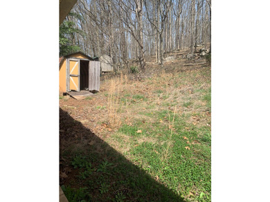 Spacious 3-bedroom, 2-bath home offering 2029 sq ft in a - photo 4