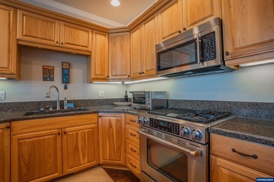 Rare opportunity to own a stunning furnished lakefront townhome - photo 8