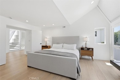 Exceptional Hill Section property on a rare 10,000 sq ft double - photo 8