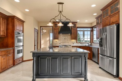 Exceptional, CUSTOM QUALITY two story, one owner home with a - photo 11