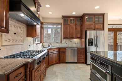 Exceptional, CUSTOM QUALITY two story, one owner home with a - photo 12
