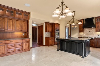 Exceptional, CUSTOM QUALITY two story, one owner home with a - photo 16