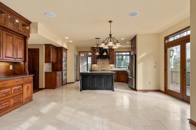 Exceptional, CUSTOM QUALITY two story, one owner home with a - photo 18