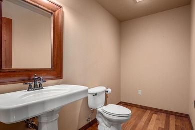 Exceptional, CUSTOM QUALITY two story, one owner home with a - photo 32