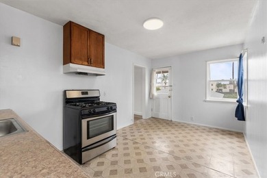 One of those investment opportunities in Santa Ana that has - photo 5